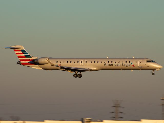 Canadair Regional Jet CRJ-900 (N550NN) - A American Airlines CRJ-900, operated by PSA, above the CVG threshold.