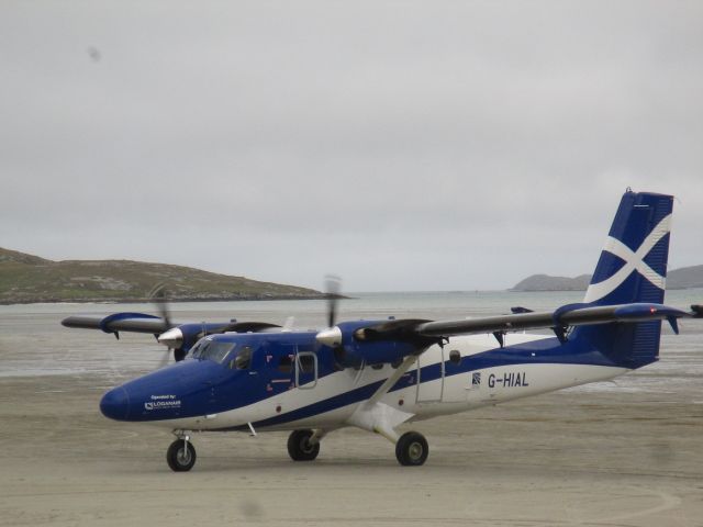 De Havilland Canada Twin Otter (G-HIAL)