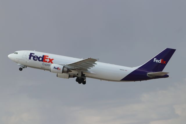 Airbus A300F4-600 (N681FE)