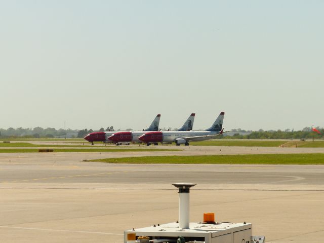 Boeing 737-800 (LV-HQH) - The three B738 of Norwegian Air Argentine wainting for Redelevery 22-01-2021