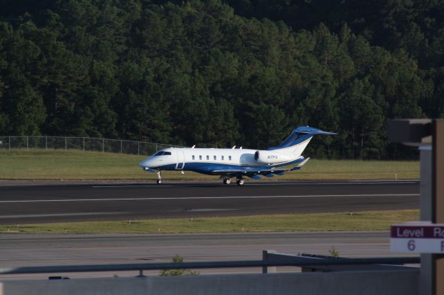 Canadair Challenger 350 (N7PG)