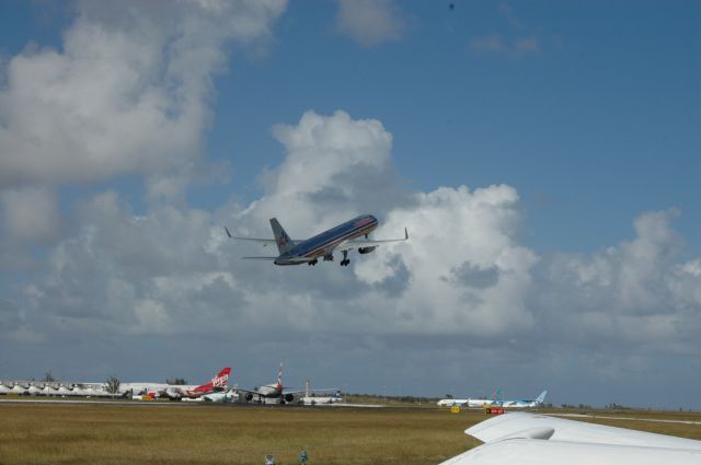 Boeing 757-200 (N607AM)