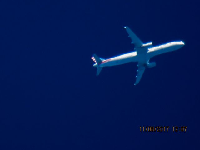 Airbus A321 (N551UW)