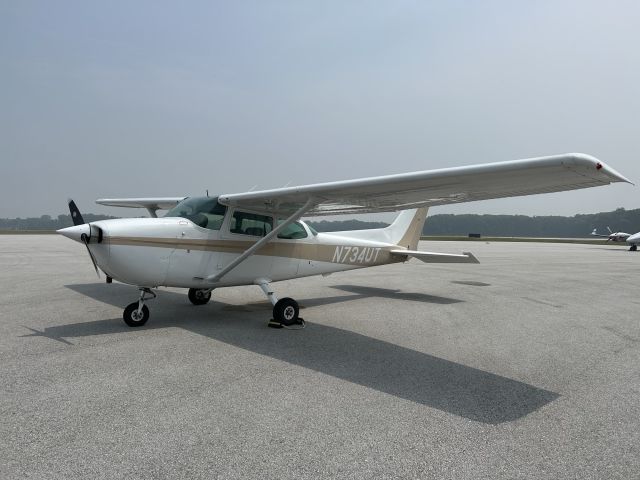 Cessna Skyhawk (N734UT) - Indiana Flight Center