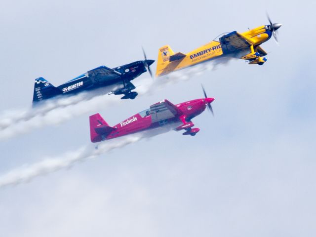 EXTRA EA-300 (N580GP) - Oshkosh 2013!