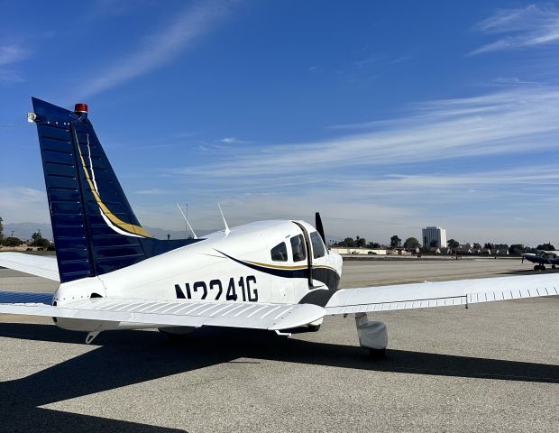 Piper Cherokee (N2241G)