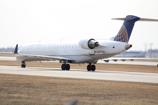 Canadair Regional Jet CRJ-700 (N175GJ)