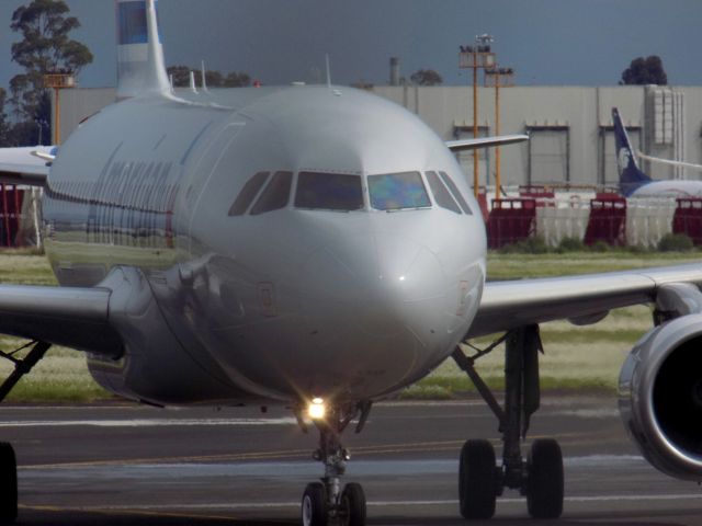 Airbus A319 (N8001N)