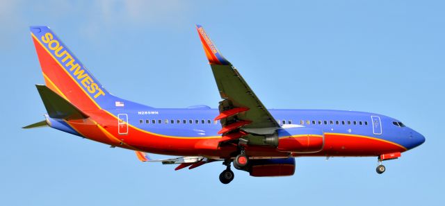 BOEING 737-300 (N285WN)
