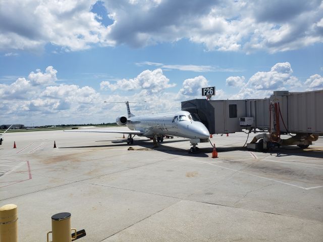 Embraer ERJ-145 (N620AE)