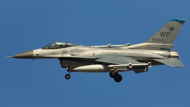 Lockheed F-16 Fighting Falcon (89-2055)