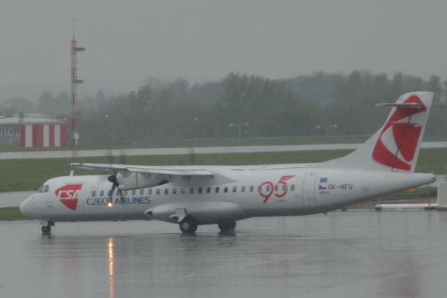 Aerospatiale ATR-42-300 (OK-NFU)