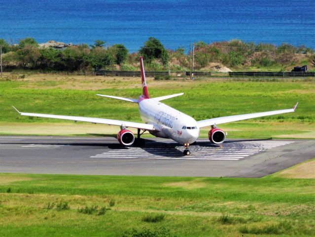 Airbus A330-300 (G-VKSS)