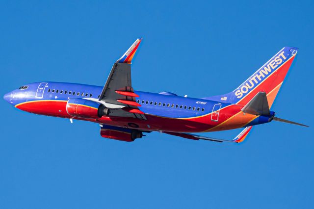 Boeing 737-700 (N7811F) - SWA790 - RNO to LAS - 29 Dec, 2020