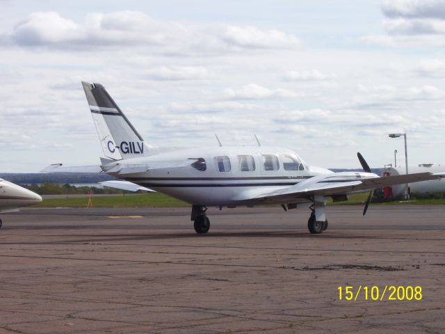 Piper Navajo (C-GILV)