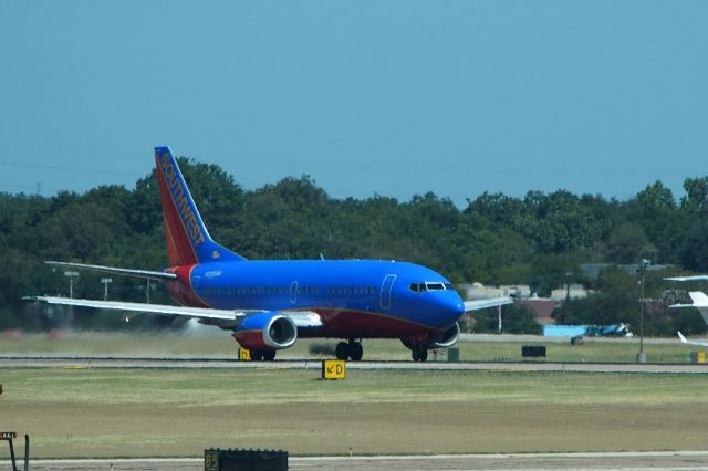 BOEING 737-300 (N520SW)