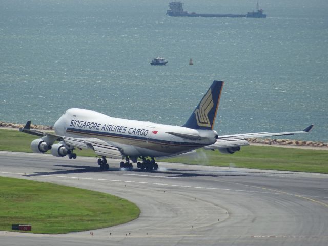 Boeing 747-400 (9V-SFQ)