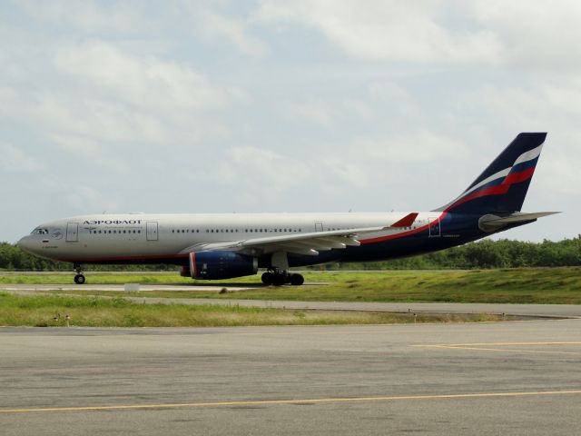 Airbus A330-200 (VP-BLY)