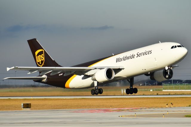 Airbus A300F4-600 (N124UP) - UPS Airbus A300 departing YYC on Sept 17.