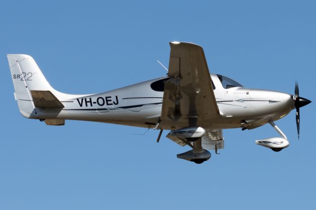 Cirrus SR-22 (VH-OEJ)