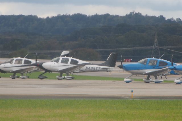 Cirrus SR-22 (N498TT)