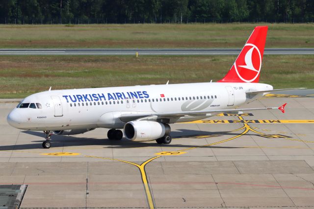 Airbus A320 (TC-JPR)