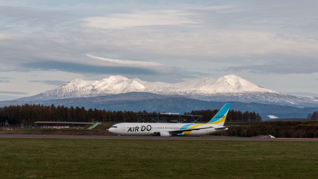 BOEING 767-300 (JA01HD)