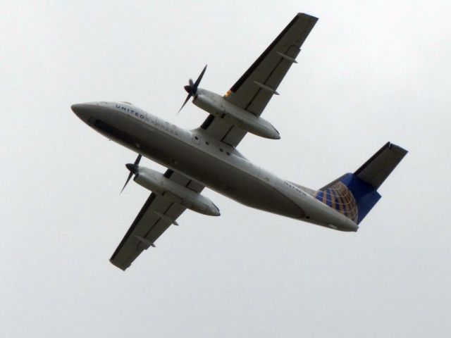 de Havilland Dash 8-200 (N374PH)