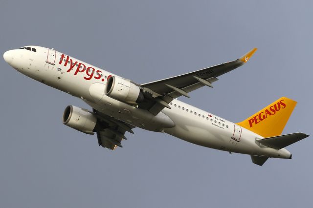 Airbus A320 (TC-NBI)