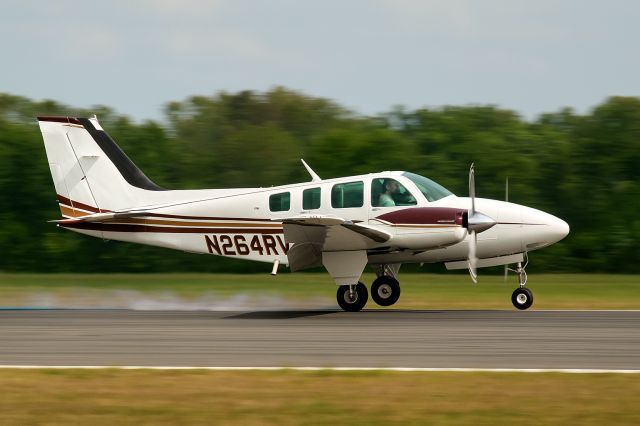 Beechcraft Twin Bonanza (N264RV)