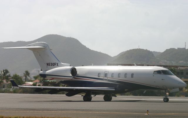 Bombardier Challenger 300 (N530FX)