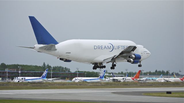 Boeing 747-400 (N780BA) - GTI4151 nearing touchdown on runway 16R, 6/18/12.