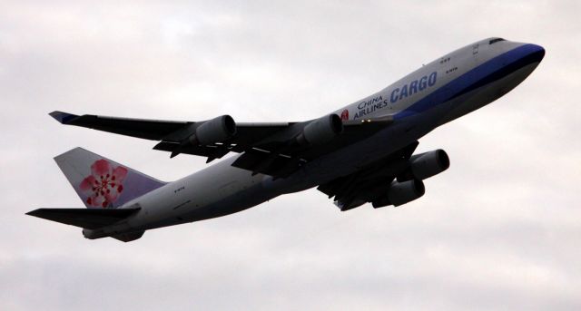 Boeing 747-200 (B-18716) - Overcast skies departure 28R at SFO, 11-18-2012