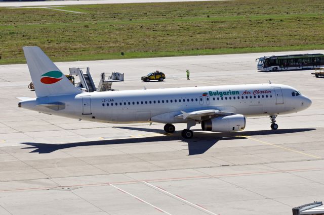 Airbus A320 (LZ-LAA)