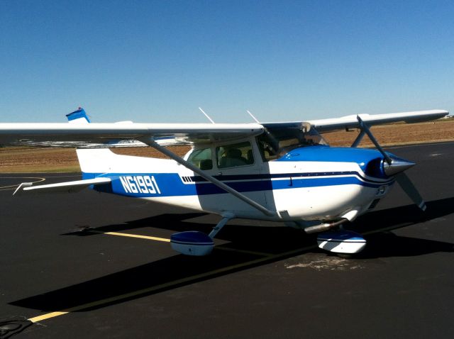 Cessna Skyhawk (N61991)