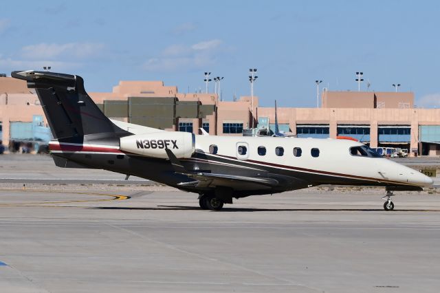 Embraer Phenom 300 (N369FX)