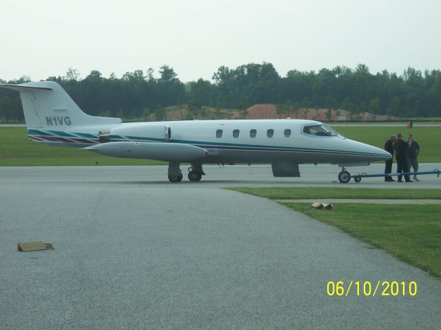 Learjet 25 (N1VG)