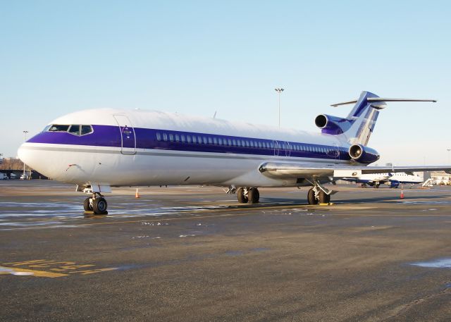 Boeing 727-100 (N17773) - Private B727 for the NBA Chicago Bulls !