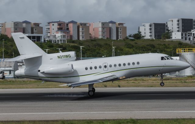 Dassault Falcon 900 (N211WG)