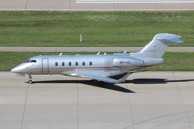 Canadair Challenger 350 (9H-VCL)