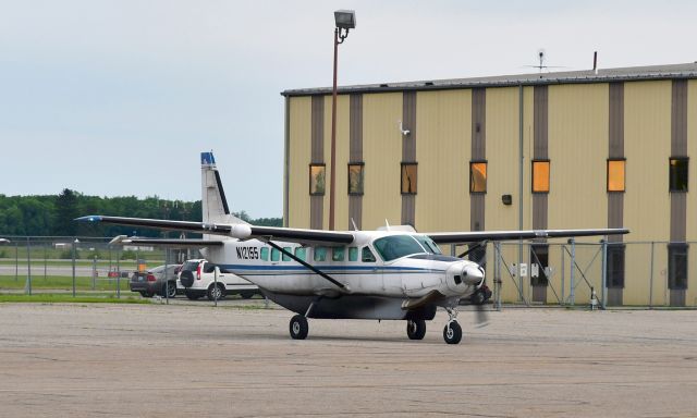 Cessna Caravan (N12155) - Martinaire Cessna 208B Grand Caravan N12155 in Lansing 