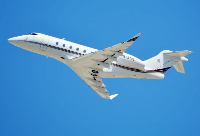 Canadair Challenger 350 (N731QS)