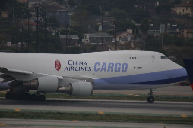 Boeing 747-400 (B-18701)