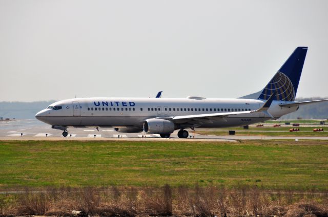 Boeing 737-800 (N26208)