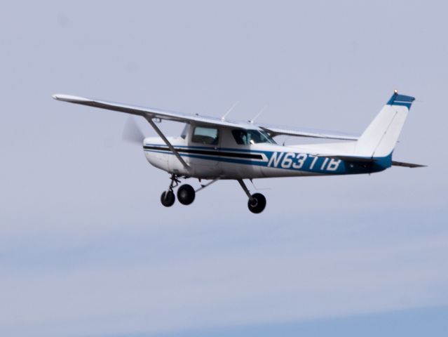 Cessna 152 (N6371B)