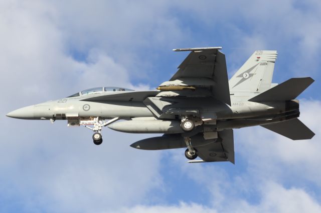 McDonnell Douglas FA-18 Hornet (A44221) - RAAF, F/A18F Super Hornet, approaches RAAF Townsville.