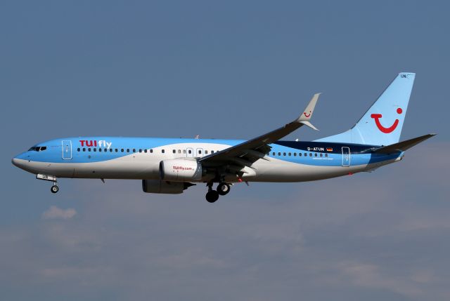 Boeing 737-800 (D-ATUN)