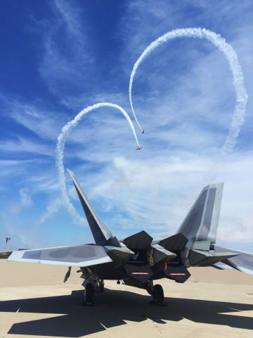 Lockheed F-22 Raptor — - The Friday Airshow @ Oshkosh 2015