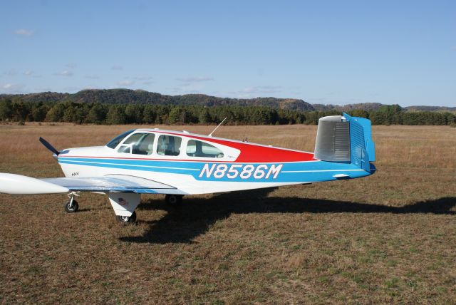 Beechcraft 35 Bonanza (N8586M)