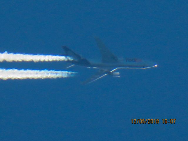 Boeing MD-11 (N594FE)